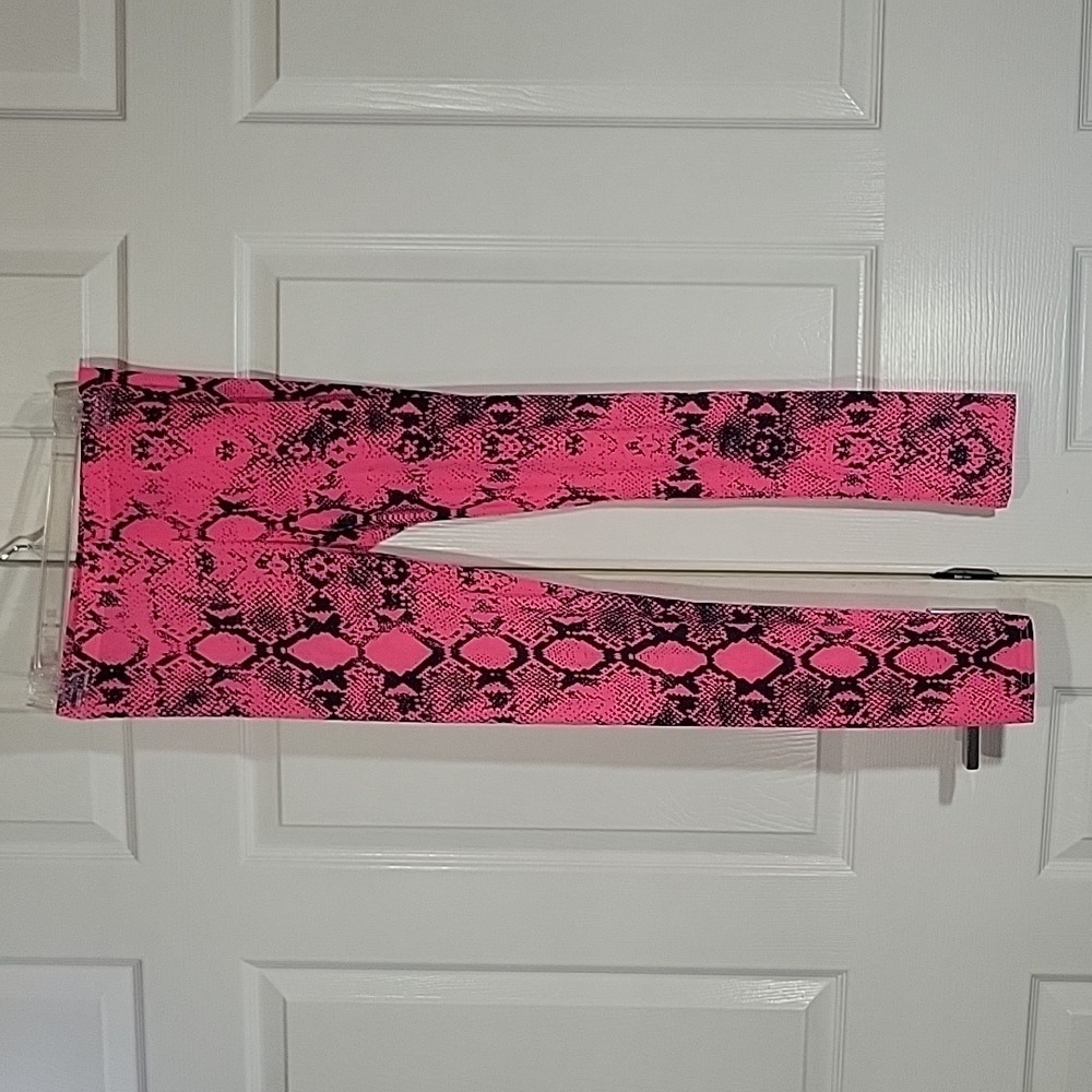 Pink & black snake skin design leggings